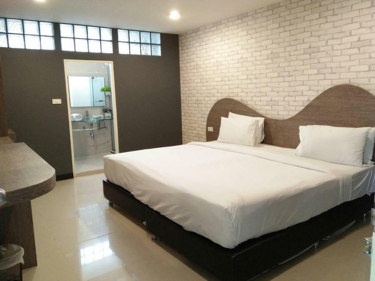 בנגקוק Ton Aor Place Hotel מראה חיצוני תמונה